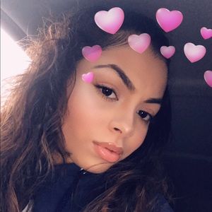 Meet your Posher, Kassandra